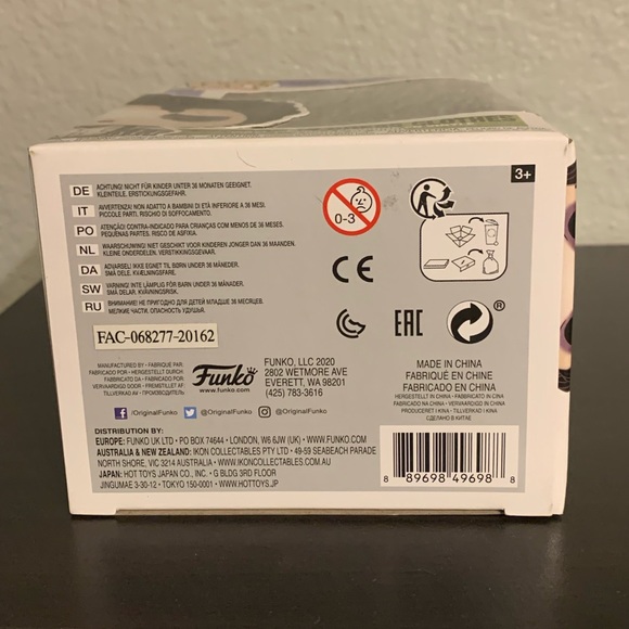 Funko POP #980 Edward Scissorhands in Dress Clothes Vinyl Figure - Picture 7 of 7